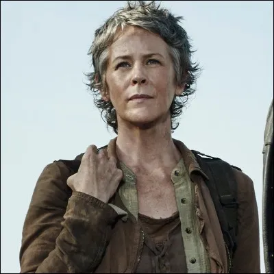 Par qui Carol a-t-elle été battue ?