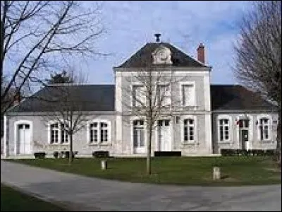 Nous partons dans le Centre-Val-de-Loire à la découverte de Diou. Commune de l'arrondissement d'Issoudun, dans la région naturelle de la Champagne berrichonne, elle se situe dans le département ...