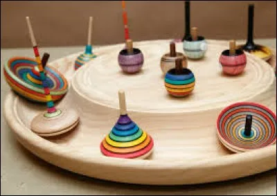 Comment appelle-t-on l'art de collectionner les toupies ?