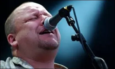 De quel groupe Frank Black est-il le chanteur ?