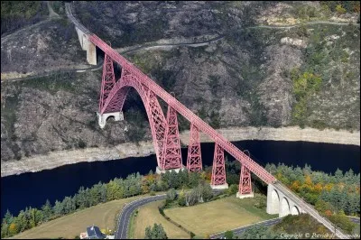 Je suis un architecte, ingénieur, chimiste, industriel français né le 15 décembre 1832 à Dijon. J'ai construit de nombreux viaducs (le plus connu est sûrement le viaduc de Garabit) dans le monde entier et j'ai fait une tour portant mon nom à Paris. Je suis...