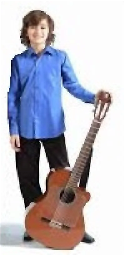 Comment Esteban a eu sa première ''vraie'' guitare ?