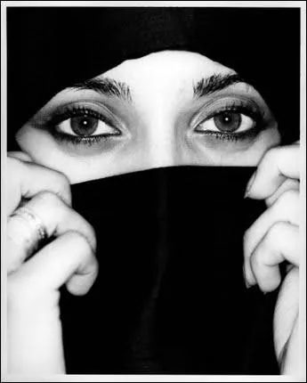 Comment s'appelle les vierges promises aux croyants au paradis ?