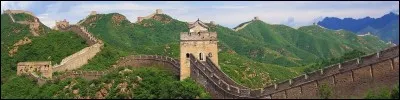 Quelle mesure fait la grande muraille de Chine ?