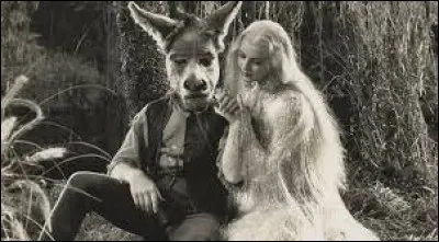 Dans la pièce de Shakespeare « Le Songe d'une nuit d'été », quelle reine des fées vit dans une forêt ?