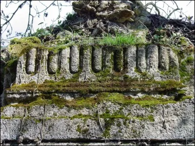 Dans quel département se trouve Orgeval où vous verrez les ruines de l'abbaye Notre-Dame d'Abeccourt ?