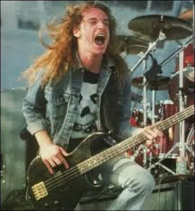 Comment est décédé Cliff Burton ?