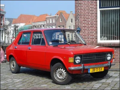 Plus récente, environ 1970 ; est-elle russe ?