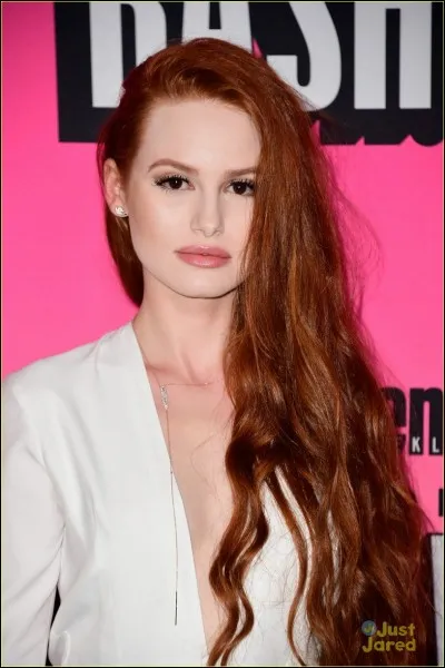 Qui joue le rôle de Cheryl Blossom ?