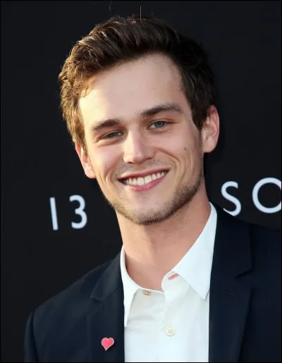 Qui joue le r&ocirc;le de Justin Foley ?