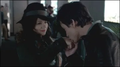 Où et quand Charlotte a-t-elle rencontré Archer ?