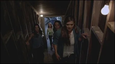 Comment les mamans sont-elles sorties du sous-sol (Marlene King l'a aussi dit en interview) ?