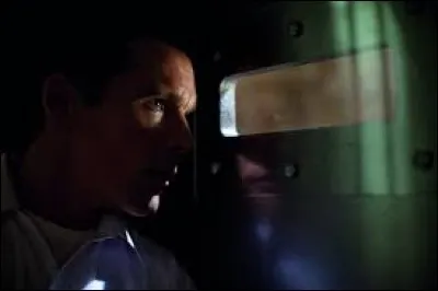 Quelques minutes après cet incident, un groupe de jeunes bourgeois se présente à la porte de la famille. Que doivent-ils faire ?