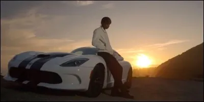 Cette image est tirée d'un clip de Drake :