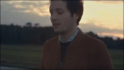 Lequel de ces hommes a chanté "Je m'en vais" ?