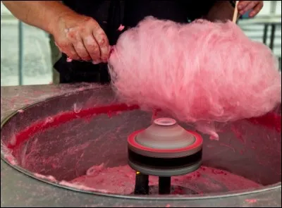 Là-bas, il y a des :