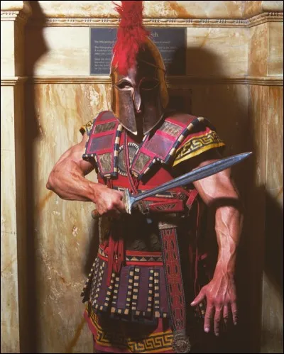 Général athénien, remplaça Alcibiade dans le commandement de la flotte qui devait conquérir la Sicile (416 av J.-C), après de nombreux revers il se tua de désespoir. Qui est-il ?