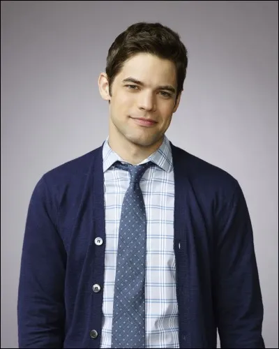 Quel rôle Jeremy Jordan interprète-t-il ?
