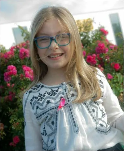 Gloria habite dans quelle ville ?