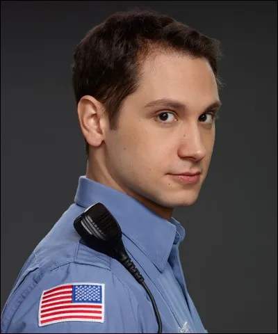 Quelle détenue la gardien Bennett met-il enceinte ?