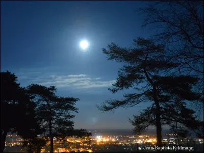 Quel auteur français du 19e siècle a écrit ce grand classique "Nuit" ?