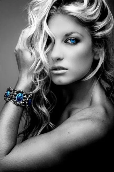 Qui a écrit le roman policier "adieu ma jolie", sachant qu'en général il a eu pour héros le détective privé Philip Marlowe ?