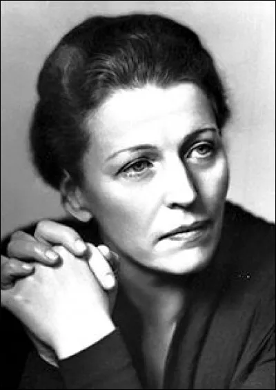 Dans quel pays d'Asie, Pearl Buck a-t-elle passé son enfance ?