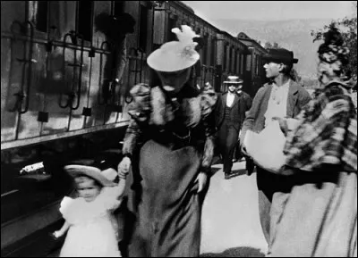 " L'Arrivée d'un train en gare de la Ciotat " est un film de :