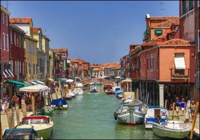 Ensuite, quelle ville est pleine d'eau partout ?