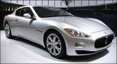 Quelle est la boîte de vitesse de la "Maserati GranTurismo" ?