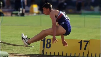 Quel était le surnom de Jonathan Edwards, recordman britannique du monde du triple saut ?