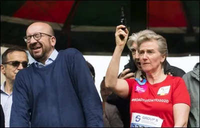 Quel est le nom du juge qui donne le départ d'une course ?