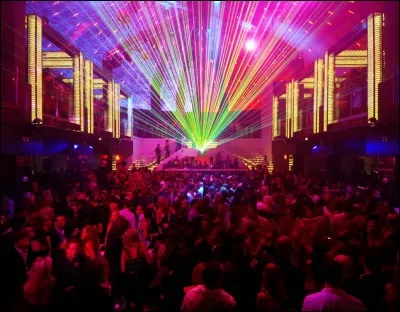 Que peut-on faire dans une boîte de nuit ?