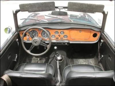 A quelle voiture appartient ce tableau de bord ?