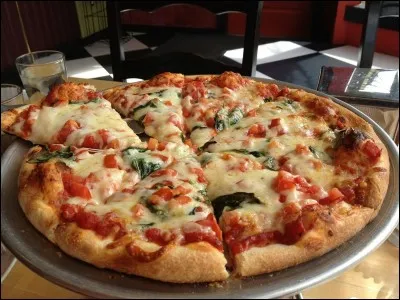 Puis la table 6 souhaite manger une pizza.