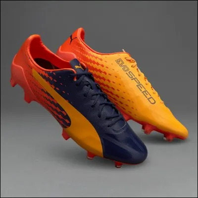 Quel est le premier joueur à avoir marqué avec ces chaussures pendant le match FRA-SVD (France-Suède) 2017 ?