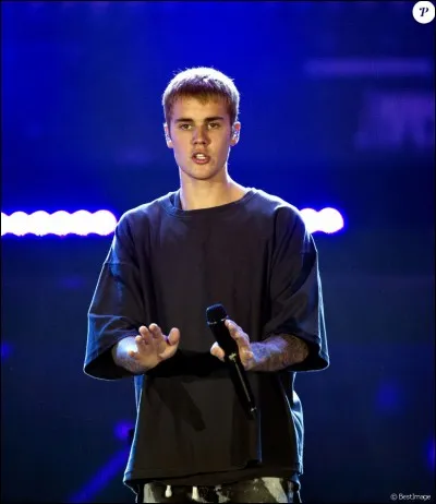 Quel est le nom de la tournée annulée après 18 mois par Justin Bieber ?