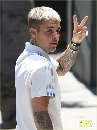 Avec quelle chanson Justin Bieber a-t-il fait un remix avec sa voix ?