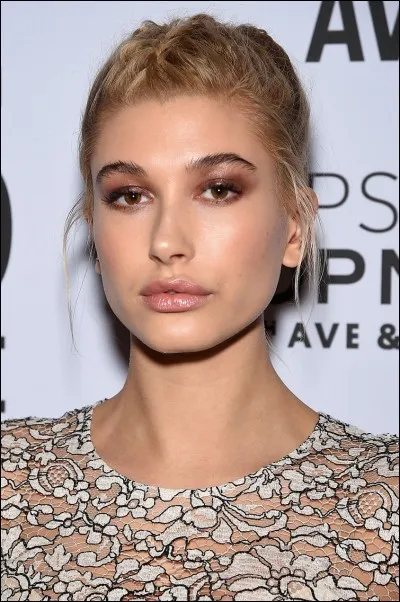 Avec laquelle de ces femmes Justin Bieber n'a-t-il jamais eu de relation ?