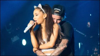 Justin Bieber a fait la musique "The feeling" en featuring avec :