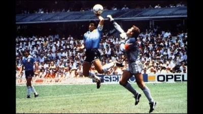 Quel nom Maradona a-t-il donné à son but marqué de la main ?