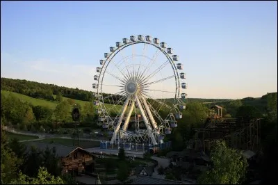 Ce parc se situe dans l'Aube et a accueilli en 2016 environ 600 000 visiteurs. Il s'agit de...