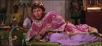 Suite au décès naturel d'Olybrius, qui est nommé par Gondebaud empereur en 473 ?