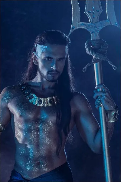 Qui fabrique et offre le trident à Poséidon ?