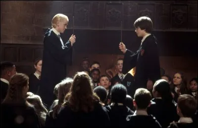 Quelle langue étrange parle Harry lors de son duel face au dragon ?