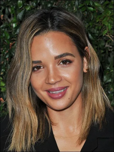 Qui Georgie Flores interprète-t-elle ?