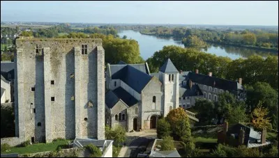 Dans quel département est située la ville de Beaugency ?