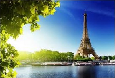 En général, quelle est la durée du jour en août, en prenant Paris pour référence ?