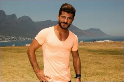 Thomas a trompé sa copine avec :