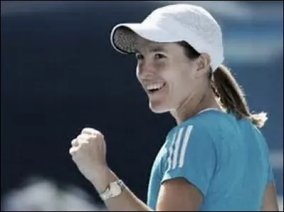 Combien de fois Justine Henin a-t-elle remporté Roland Garros ?